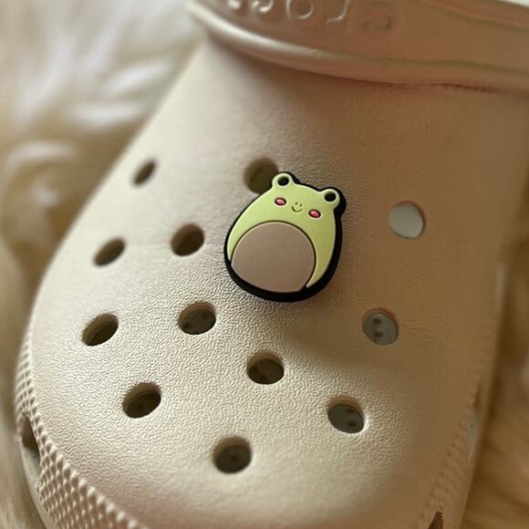Croc Jibbitz | Squishmallows Leigh the Frog Charm | Cute Gift - Picture 1 of 4